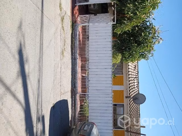 Casa esquina con amplio terreno - Imagen 3