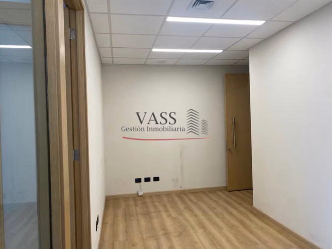 VASS Arrienda Ofic. 2 Priv + Recep 1e1b Reitz 2, El Salto