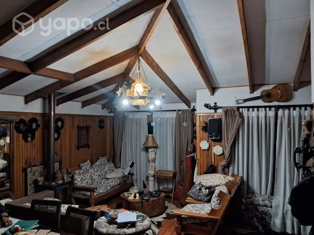 Se vende casa con piscina de concreto