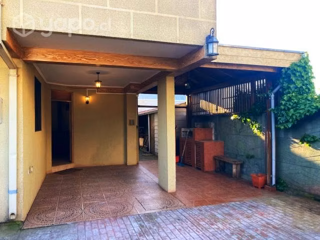 Amplia Casa En Condominio Con Excelente Ubicación