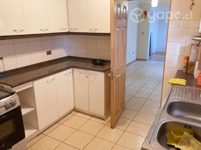 Amplia Casa En Condominio Con Excelente Ubicación - Imagen 4