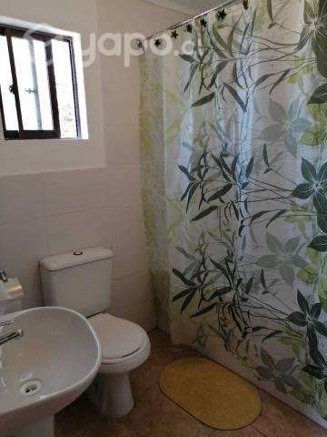 Hostal con camas, closet y mobiliario cocina - Imagen 11