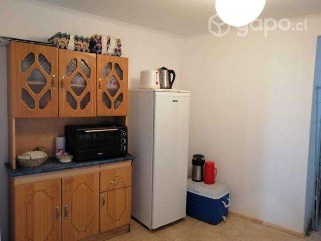 Hostal con camas, closet y mobiliario cocina - Imagen 15