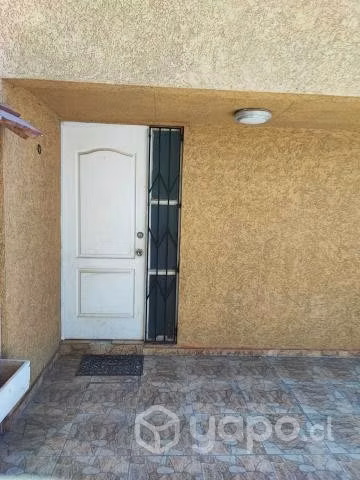 Se arrienda Hermosa Casa Ind. Abrazo de Maipú