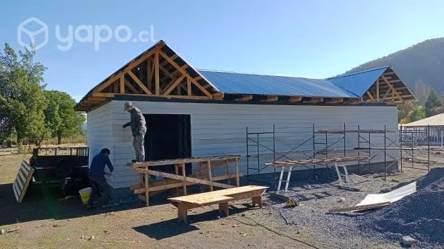 Vendo parcela con casa.