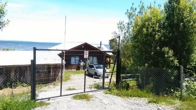 Sitio con casa (conversable)