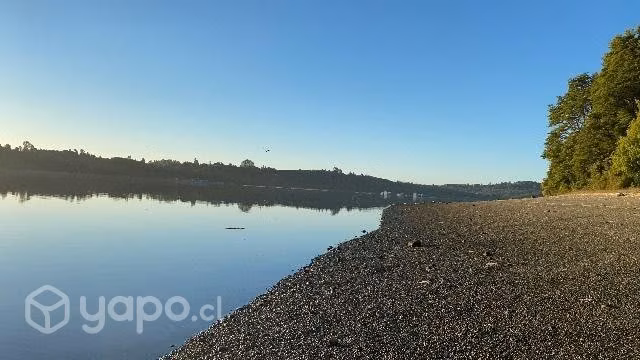Vendo parcela con orilla de playa