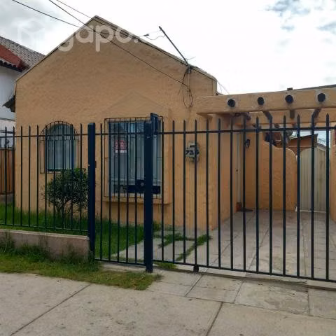 Arriendo casa 3 dormitorios 2 baños