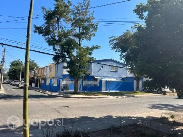 Vendo acogedora casa de 2 pisos