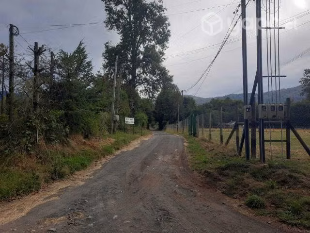 Vendo terreno con rio