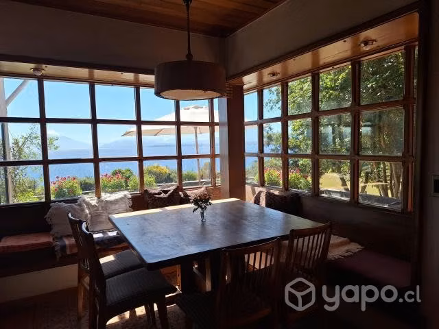Casa orilla de lago vista volcanes