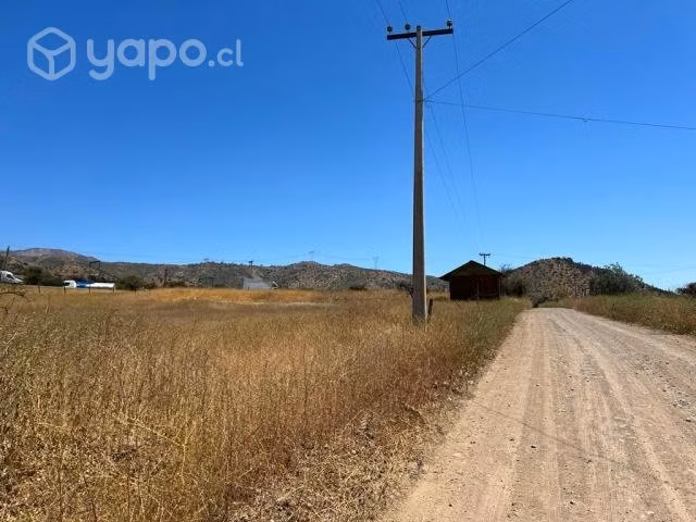 Región Valparaíso cerca a Llay Llay orilla carret