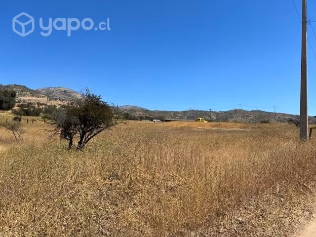 Región Valparaíso cerca a Llay Llay orilla carret