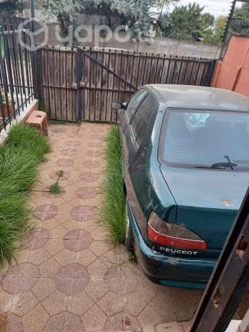 Se vende casa en villa alemana, troncos viejos