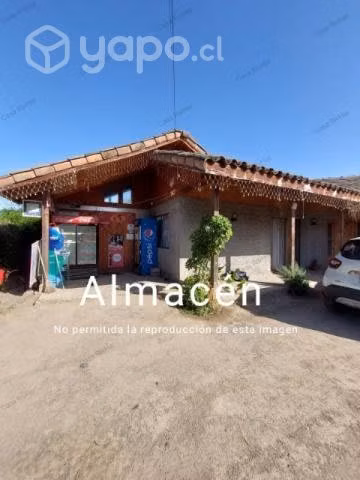 Casa con almacén