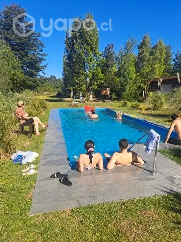 Se arrienda casa con piscina cama elastica