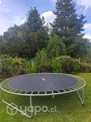 Se arrienda casa con piscina cama elastica