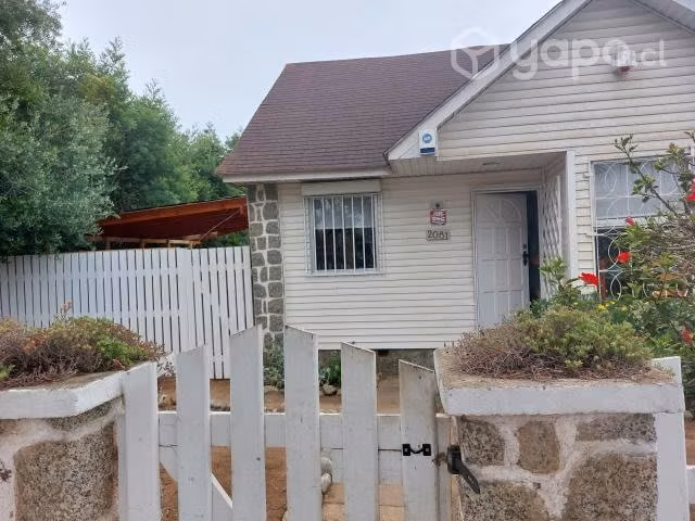 Casa en el centro de algarrobo