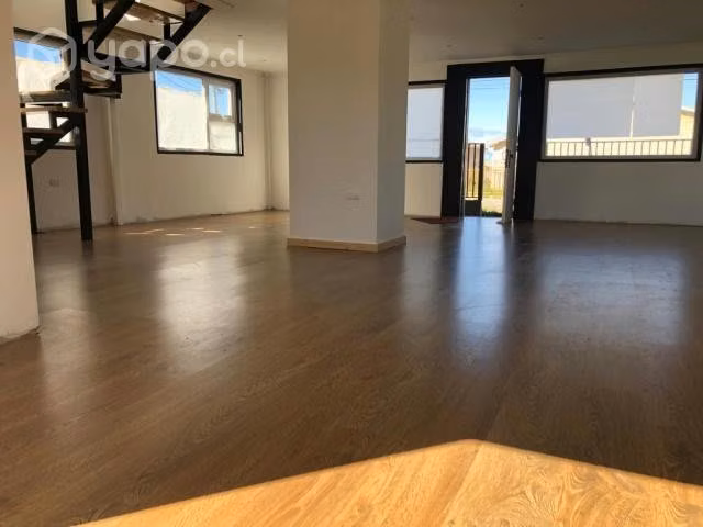 Excelente casa y terreno en Puerto Natalales