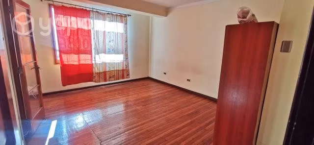 Casa Amplia 2 Pisos en el Mejor Lugar Cerro Alegre