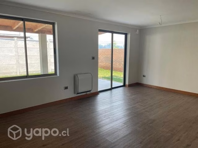 Vendo casa 2 pisos Hacienda Esmeralda
