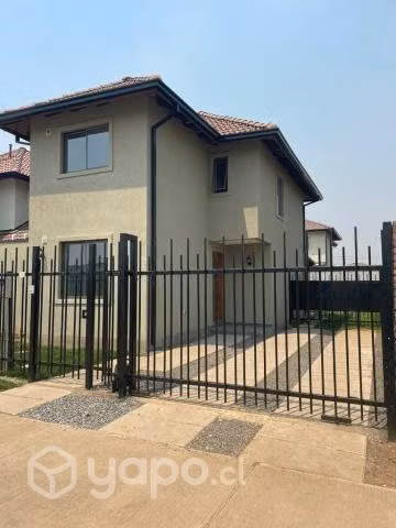 Vendo casa 2 pisos Hacienda Esmeralda