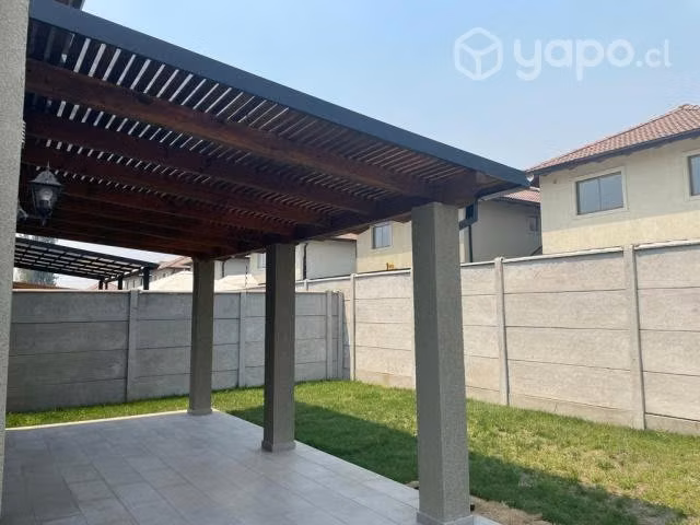 Arriendo excelente casa Hacienda Esmeralda