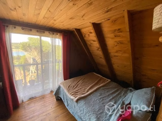 Venta de terreno de 1 hectarea con cabaña y vista