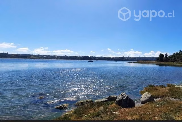 Se vende terreno con playa y vista al mar