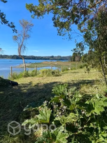 Se vende terreno con playa y vista al mar