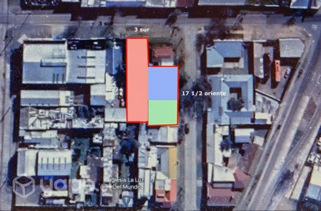 Tres sitios unidos con salida a dos calles