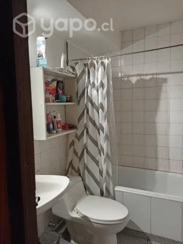 Arriendo pieza grande con closet - Imagen 3