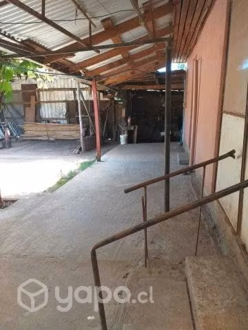 Terreno de 3916 m2 con dos casas