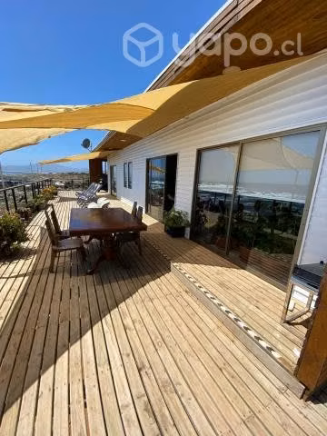 Hermosa Cabaña Frente al Mar, Piscina, 9 personas