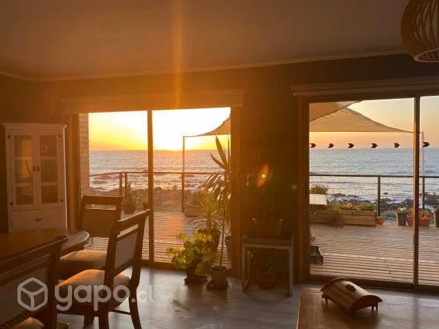 Hermosa Cabaña Frente al Mar, Piscina, 9 personas