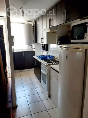 Arriendo Departamento semi amoblado