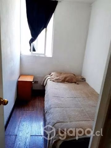Arriendo Departamento semi amoblado