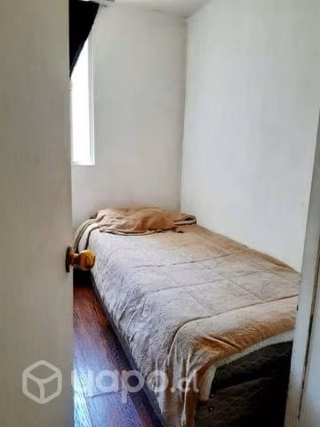 Arriendo Departamento semi amoblado