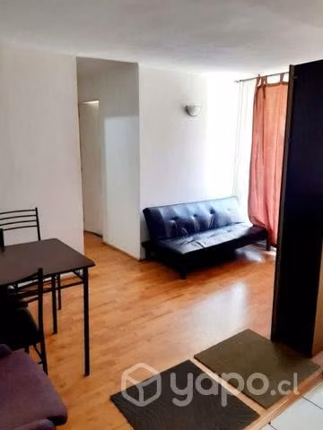Arriendo Departamento semi amoblado