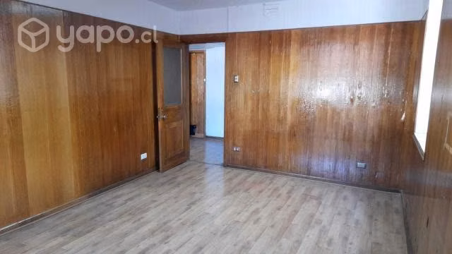 Oficina con recepción, 2 privados y 2 baños