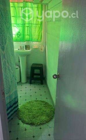 Pieza con baño y entrada privada - Imagen 3