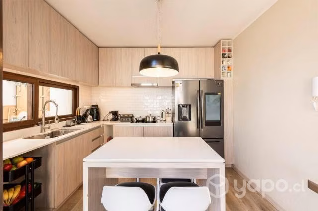 Casa 2 pisos , condominio privado, la reina