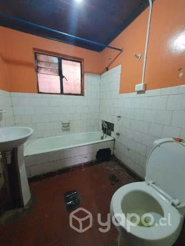 Amplia a pasos del centro de Fco de Mostazal