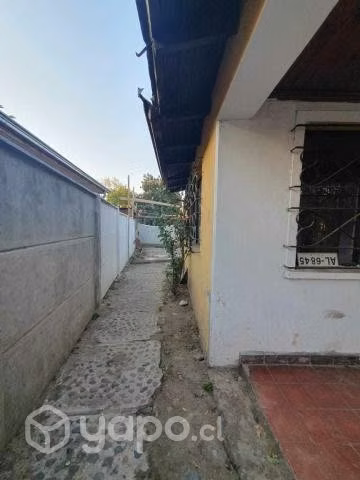 Amplia a pasos del centro de Fco de Mostazal