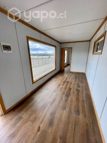 Nueva bodega con oficina con vista al estrecho