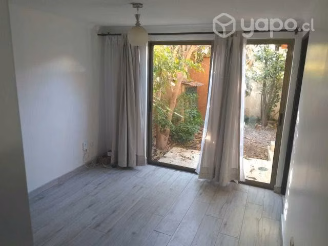 Casona 2 pisos 156m2 barrio cerrado en Macul