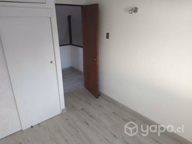 Casona 2 pisos 156m2 barrio cerrado en Macul