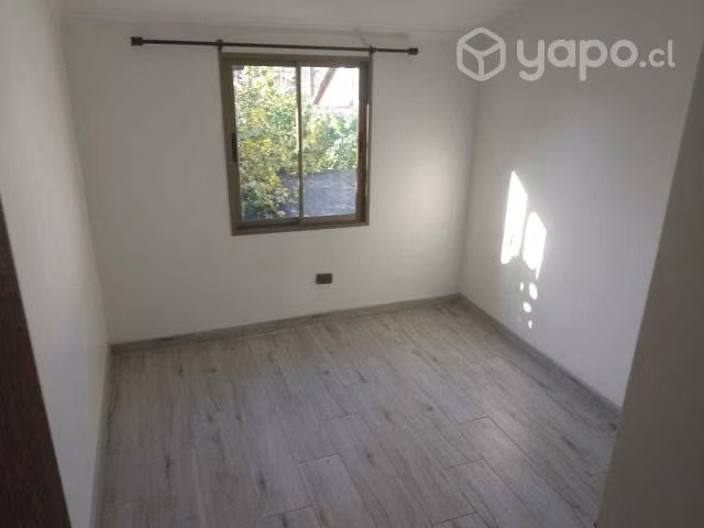 Casona 2 pisos 156m2 barrio cerrado en Macul