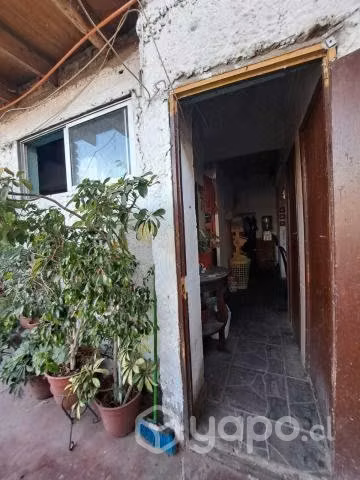 Casa Esquina ubicada en Avenida Argentina