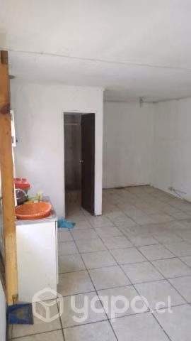 Pieza con baño y cocina